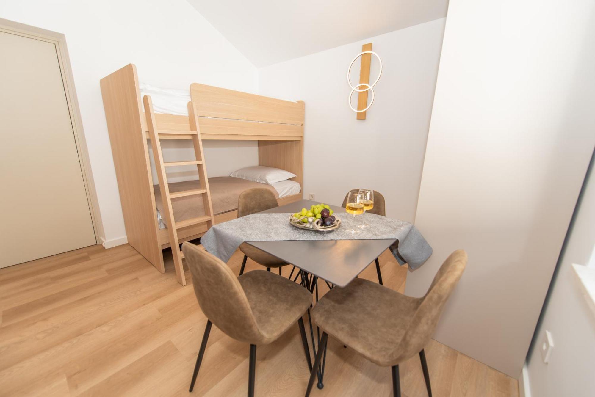 More Medici Apartments Омиш Экстерьер фото